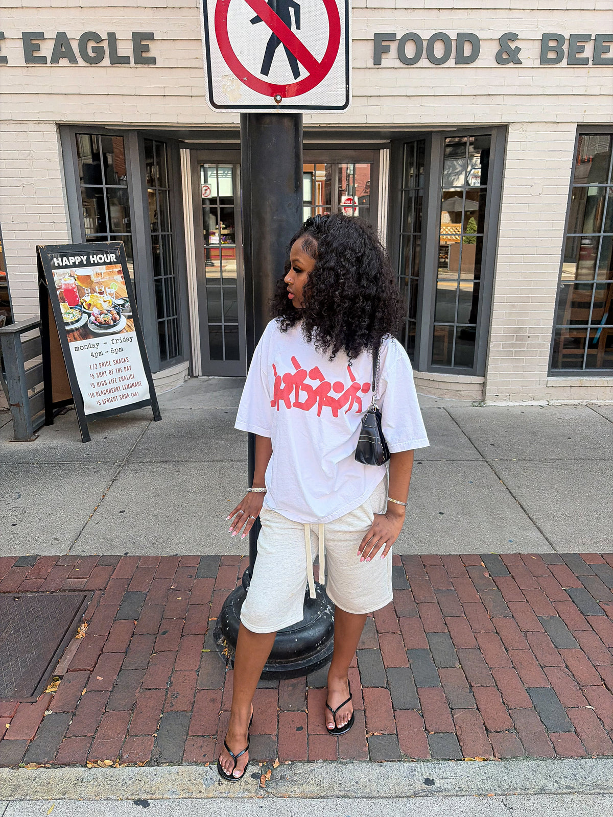 WHITE & RED ESSENTIAL TEE