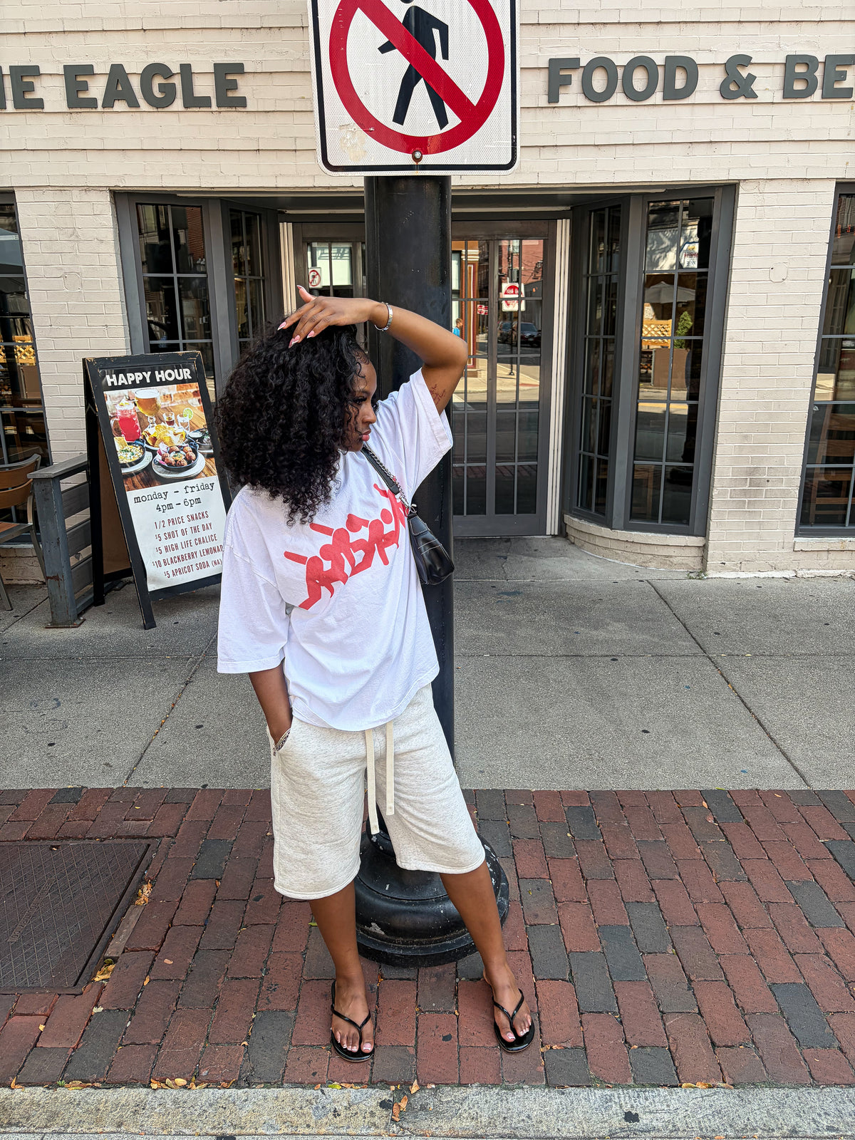 WHITE & RED ESSENTIAL TEE